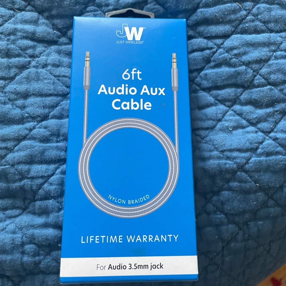 BRAND NEW 6 ft Aux Cord